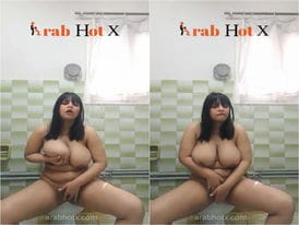ميلف هايجه تصور نودز لعشيقها من ورا جوزها و هي فاشخه كسها فرك و بتقوله نيكني اوي