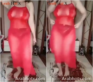رقص شرقي للبوه مصريه جسمها نار ترقص لعشيقها بقميص النوم طيزها الملبن فشخ