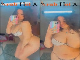 نودز مصري لشرموطه جامعيه بطل جسمها جسم فرس تصور فالمرايه بالمايوه