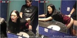 ينيك حبيبته الاندرايدج في حمام الكافيه و يصورها و هو بيمتعها بوضع الدوجي